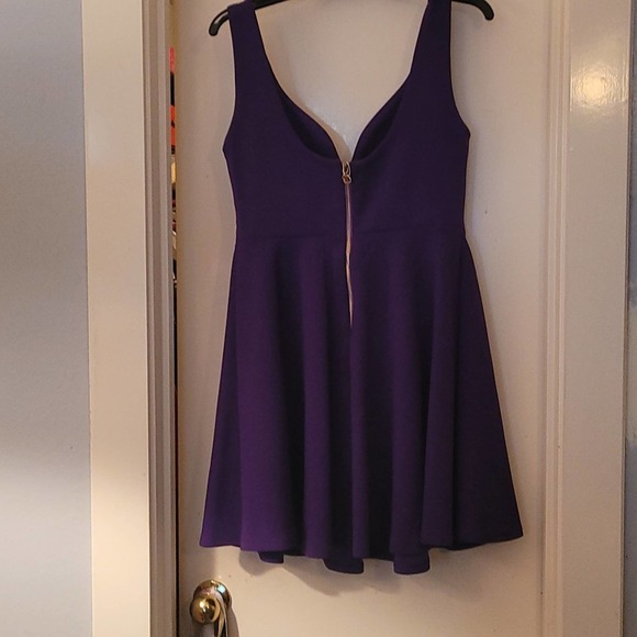 Dress - Picture 2 of 3